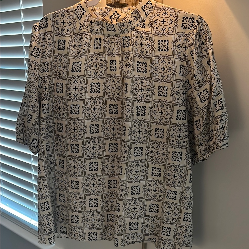 Patterned Blouse with Back Keyhole Closure